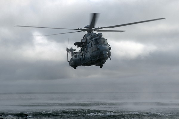 http://www.naval.com.br/blog/wp-content/uploads/2009/12/EC225-foto-Eurocopter.jpg