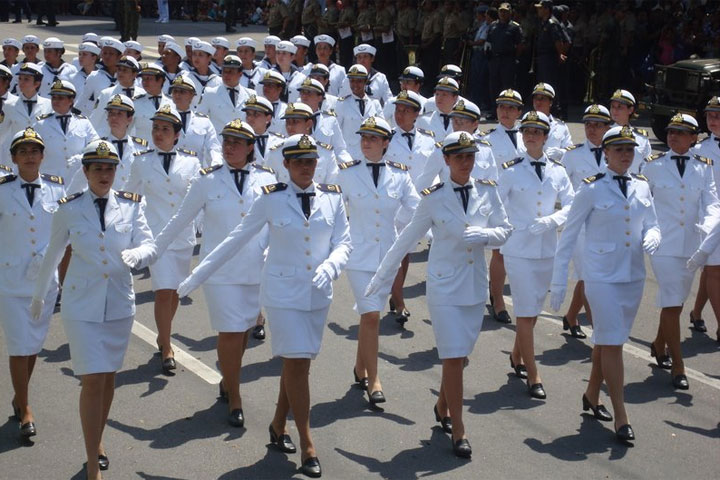 roupa da marinha feminina