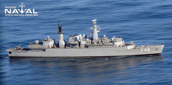 Greenhalgh F46 sem lançadores de Exocet na Passex do Dixmude em junho de 2012 - foto Nunão - Poder Naval