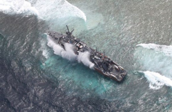 USS-Guardian-aerial-photo-at-Tubbataha-Reef