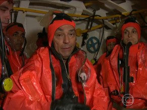 Treinamento de escape de submarino no ‘Bom Dia Brasil’ Treinamenrto de Escape de Submarino