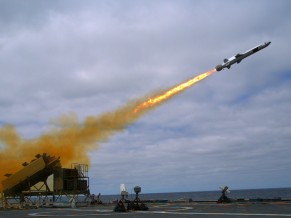USS Coronado (LCS 4) realiza disparo do míssil norueguês NSM 140923-N-MB306-007