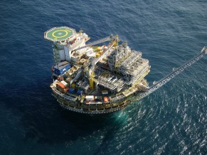 Petrobras deve cortar até R$ 30 bi em investimentos previstos para este ano Plataforma de Piranema - Petrobras