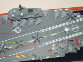 Fabricante vende modelos de futuros navios-aeródromo da China 17-3