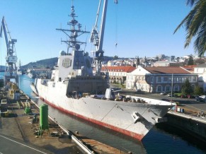 Navantia espanhola cria filial no Brasil visando contratos de renovação da MB Fragata Cristobal Colon - classe F-100 - em dique - foto Navantia