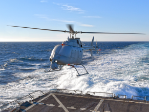 Helicóptero não tripulado MQ-8C Fire Scout completa teste embarcado MQ-8C-Fire-Scout-Testes-USS-Jason-Dunham