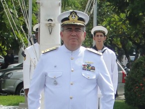 Cerimônia de Passagem de Comando na Escola Superior de Guerra almirante-leal-ferreira