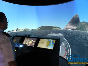 Brasil oferece simulador naval à Marinha de Moçambique simulador naval LAAD 2013