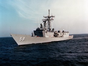 Colômbia examina compra de duas fragatas ‘Oliver Hazard Perry’ DN-SC-90-04968