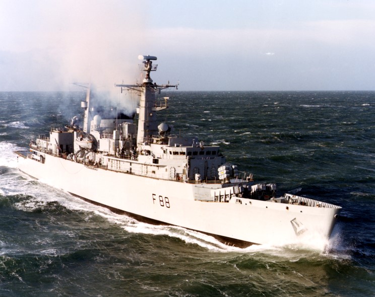 A Broadsword em 1985. (foto: Royal Navy)