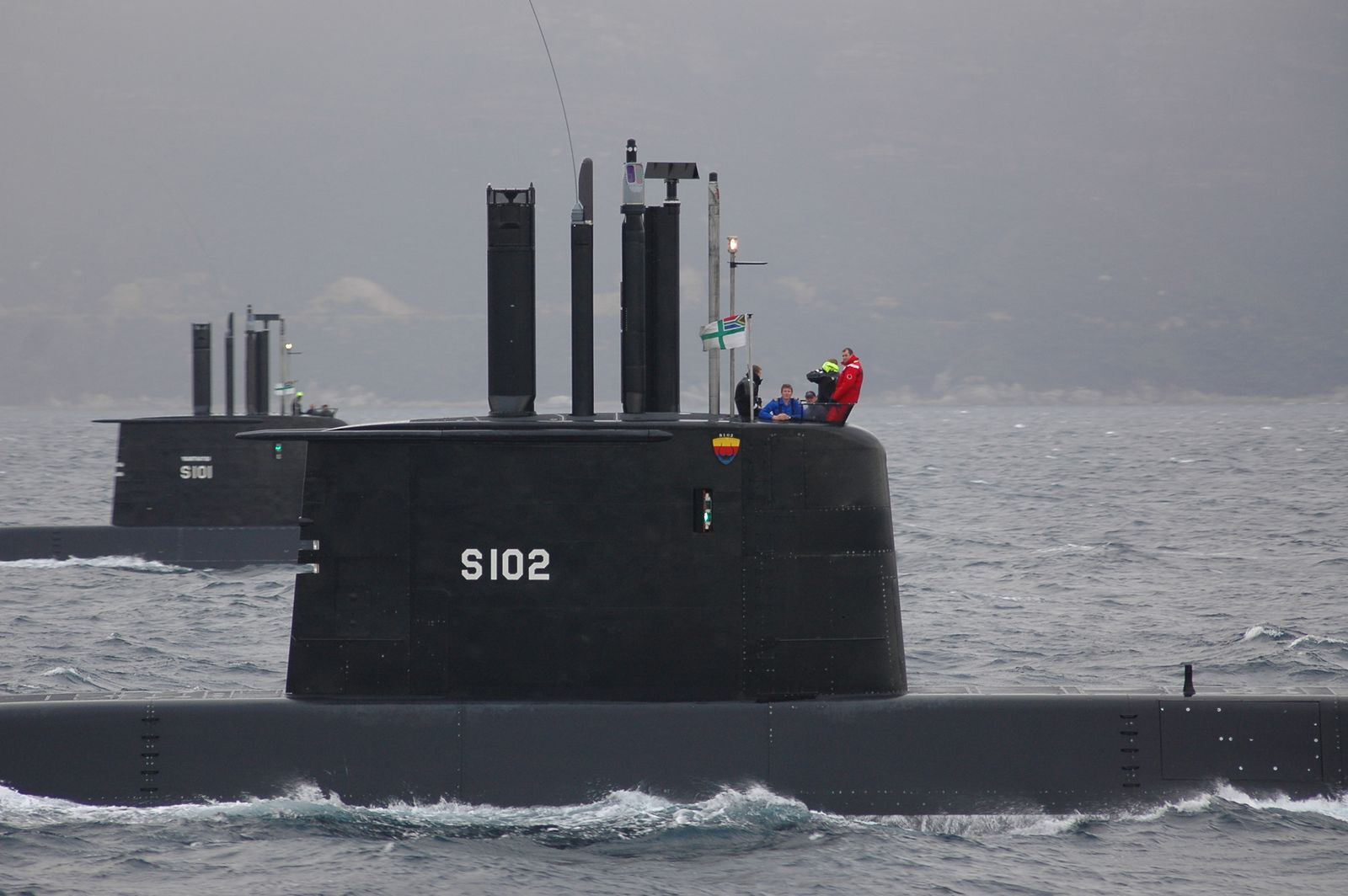 209-submarine-s102-4-2007-350.jpg