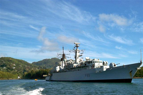 hms-cornwall-nas-seychelles-foto-royal-navy