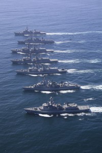 Escoltas da Armada Chilena em manobras
