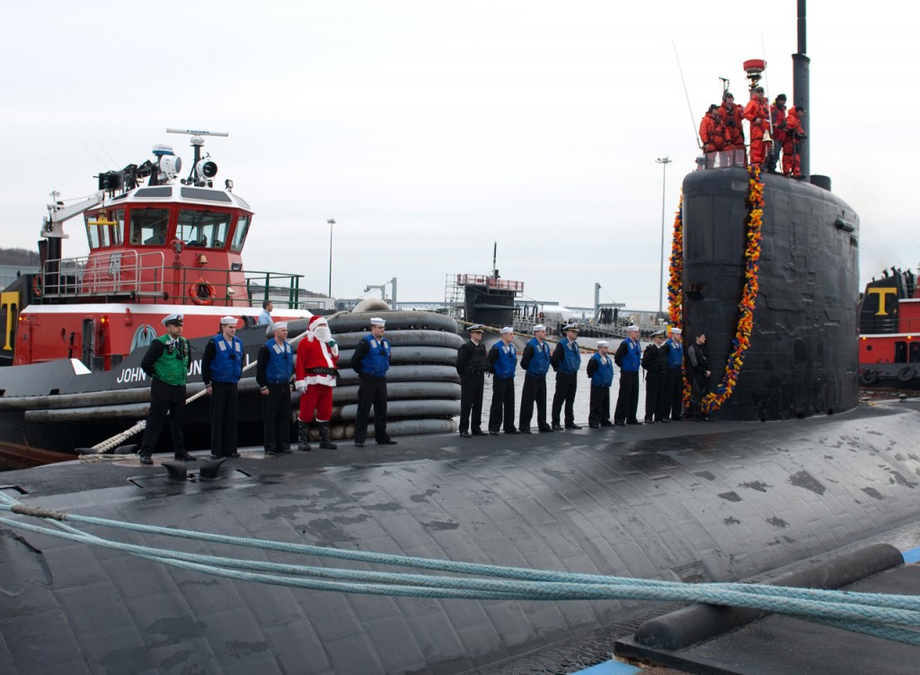Santa Claus and USS Miami (SSN 755)