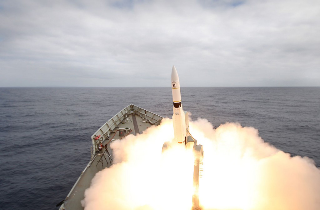 HMAS-Melbourne-SM-2-firing