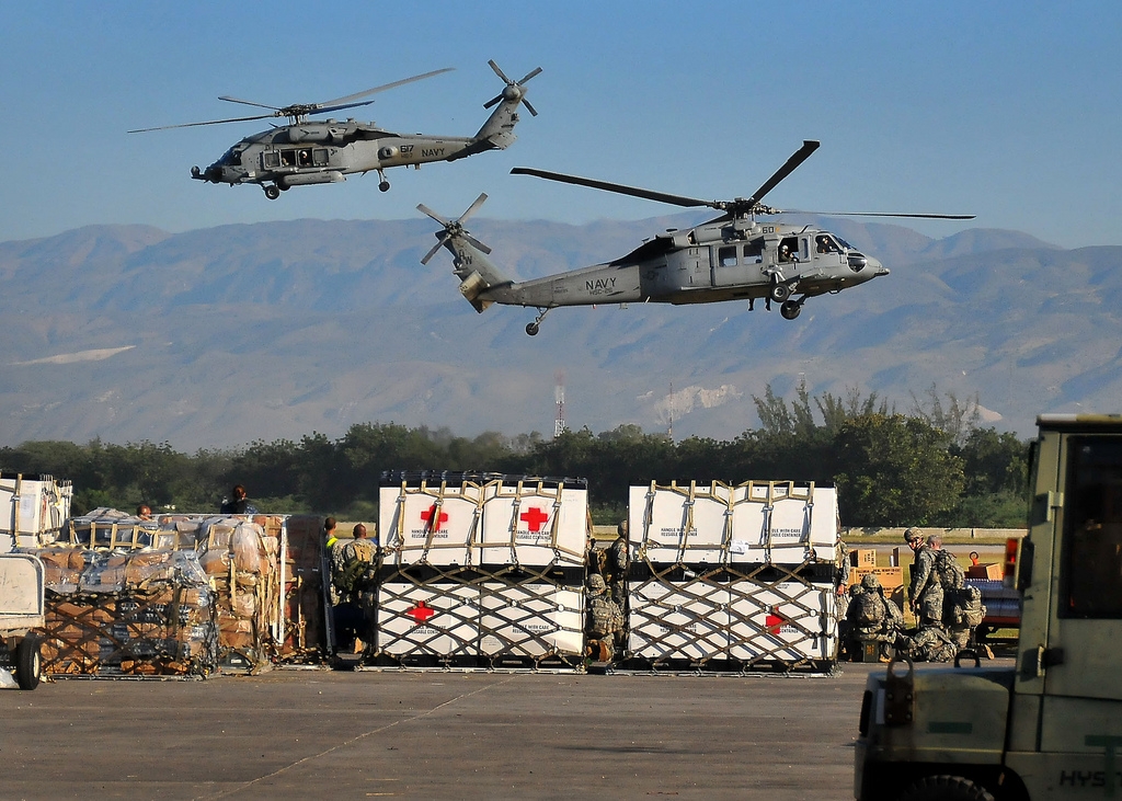 MH-60S e SH-60F Port-au-Prince