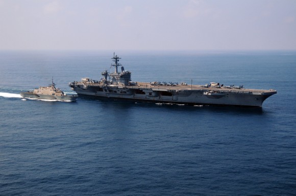 USS Freedom e USS Carl Vinson TOM