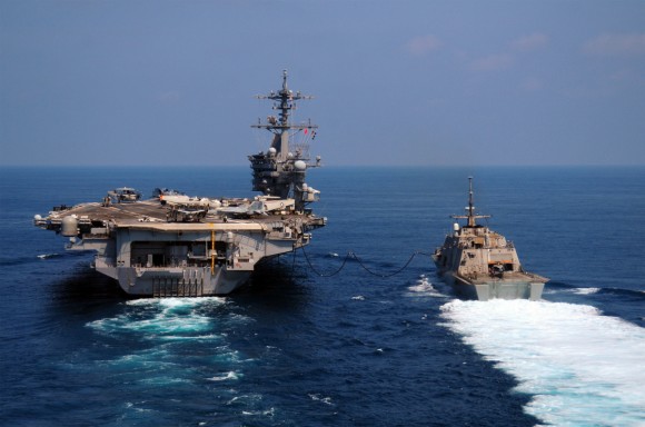 USS Carl Vinson e USS Freedom TOM_01