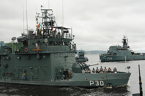 Marinha realiza exercício naval na Amazônia - 1