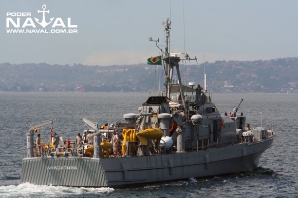 Navio-Varredor Araçatuba (M18)