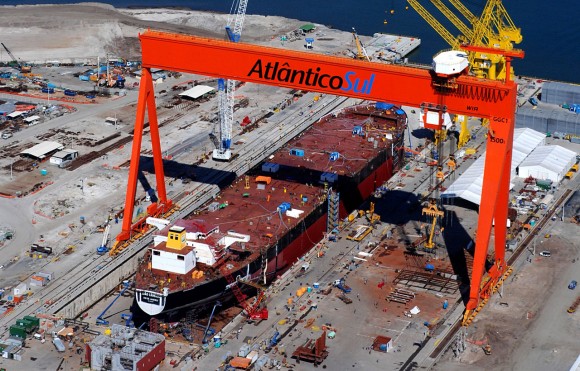 estaleiro-atlantico-sul-em-pernambuco-onde-foi-construido-o-primeiro-navio-do-promef-04-05-2010