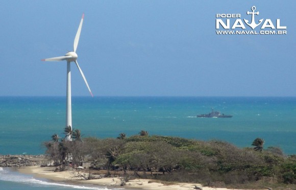 Navio patrulha classe Grajaú da MB ao largo de Fortaleza - foto Nunão - Poder Naval