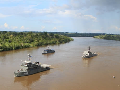 ASSHOP conjunta marinhas do Brasil e do Peru