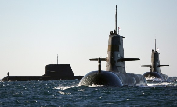 Saída tripla de submarinos australianos - foto 2 MD Australia