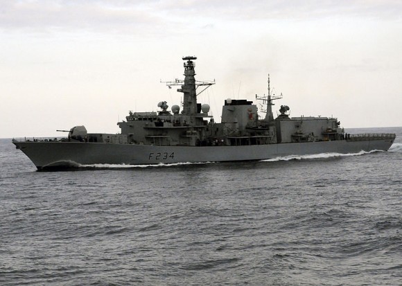 800px-US_Navy_100421-N-3542S-109_The_British_Royal_Navy_frigate_HMS_Iron_Duke_(F234)_maneuvers_near_USS_Laboon_(DDG_58)