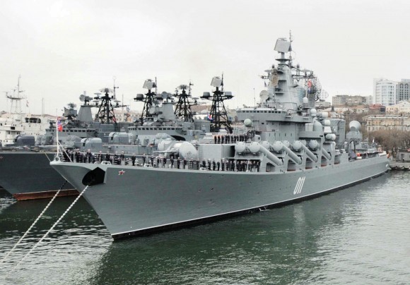 Missile_cruiser_Varyag_in_Vladivostok,_2010