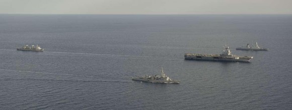 Charles de Gaulle e demais navios da missão Bois Belleau - foto Marinha Francesa