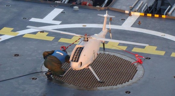 S-100 operando com navio patrulha L Adroit - foto 3 Marinha Francesa