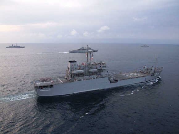 Navios da Marinha do Brasil em visitação no Espírito Santo