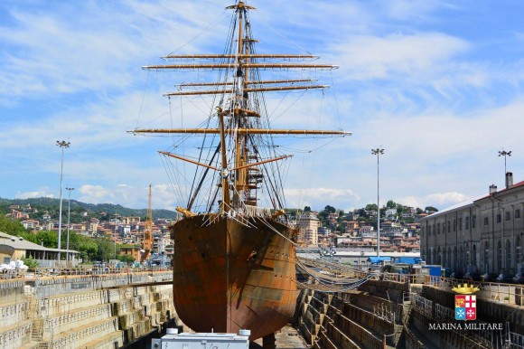 Amerigo Vespucci - veleiro no dique - foto 6 Marinha Italiana