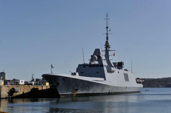 FREMM Aquitaine em escala em Halifax no Canadá - foto Marinha Francesa