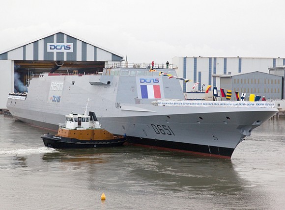 FREMM - lançamento Normandie na França - foto DCNS