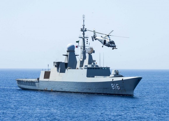 Fragata saudita Al-Dammam no Exercício Eager Lion 2014 - foto USN