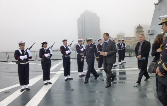 Peter MacKay MD Canadá visita FREMM Aquitaine - foto 2 Emb Francesa no Canadá