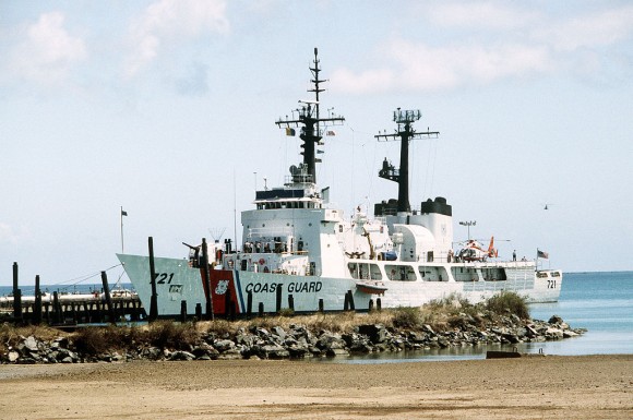 USCGC_Gallatin_WHEC-721 com canhao de 5 pol