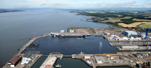 HMS Queen Elizabeth na água - foto 6 Royal Navy