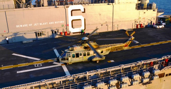 UH-15 a bordo do USS America