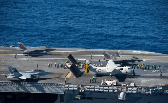 F-35C no USS Nimitz - foto 2 USN