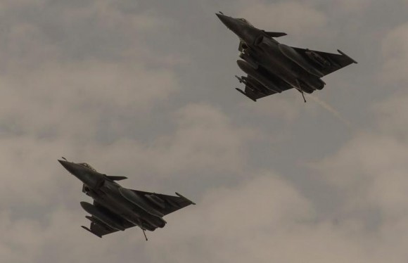 Dois Rafale M voltam de missão de 25fev2015 contra o EI - foto 2 MD França