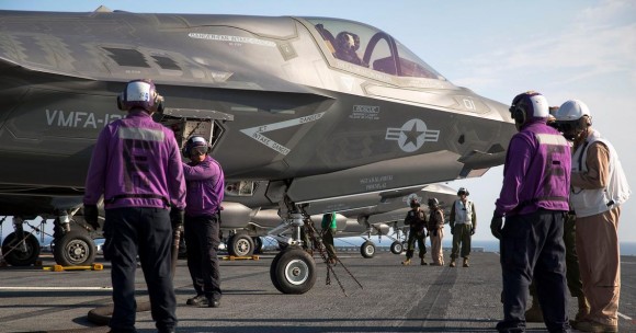 F-35 operando no USS Wasp 18-5-2015 - foto 2 USMC