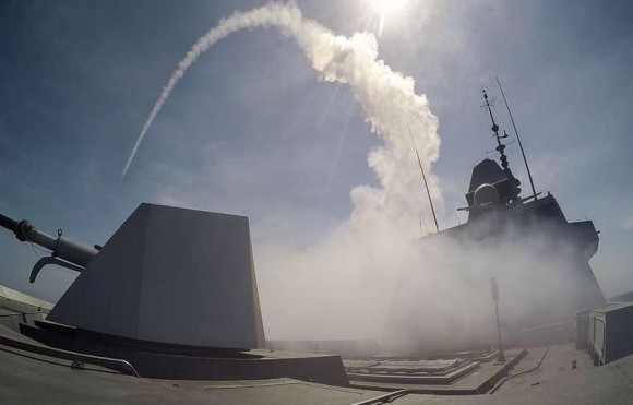 FREMM Aquitaine dispara Míssil de Cruzeiro Naval - foto Marinha Francesa