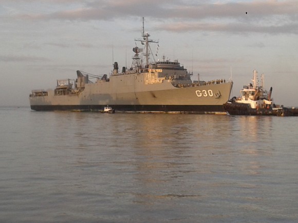 NDD Ceará atracando na Base Naval de Val de Cães, em Belém do Pará - 1