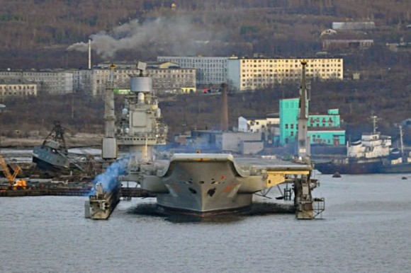 Russian_aircraft_carrier_Admiral_Kuznetsov_dry_dock