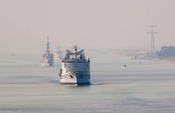 navios da comissão Arromanches em Suez - foto Min Def França