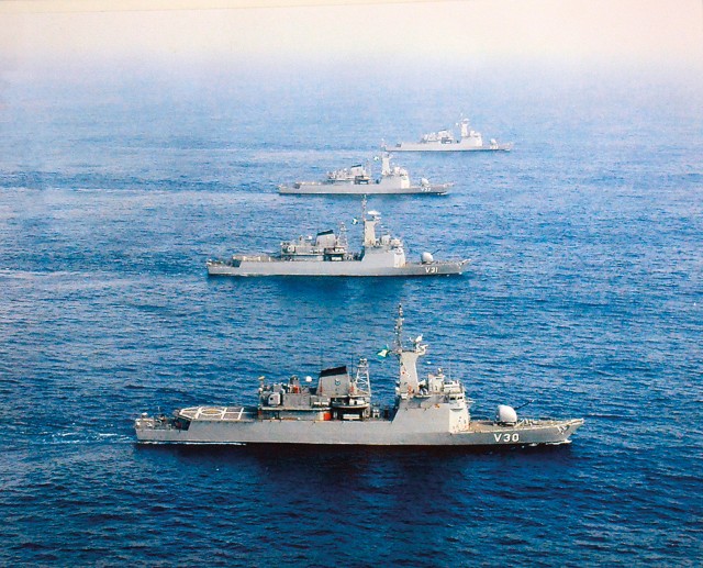 As quatro corvetas classe Inhaúma operando juntas