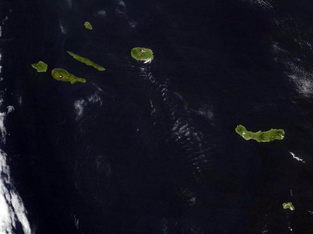 Os grupos central e oriental dos Açores, vistos do espaço